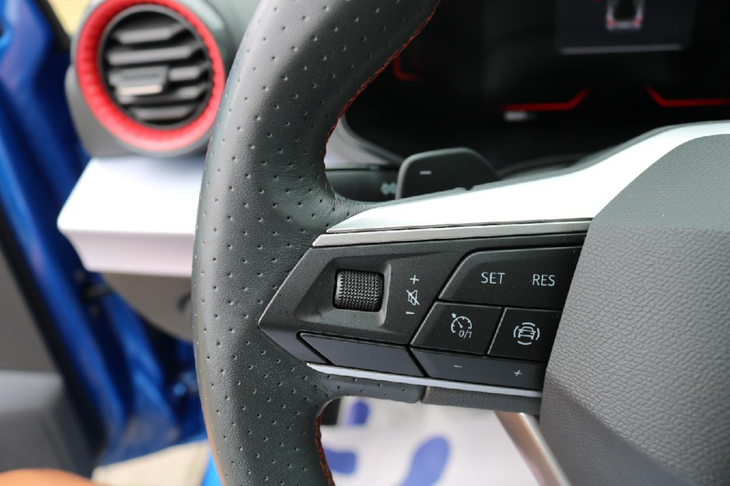 SEAT Arona FR — photo 11