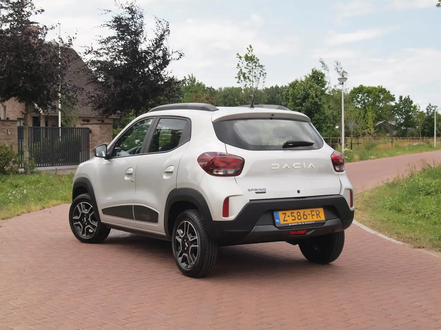 Dacia Spring Expression 27 kWh | Camera | Apple Carplay | Cruis Grijs - 2