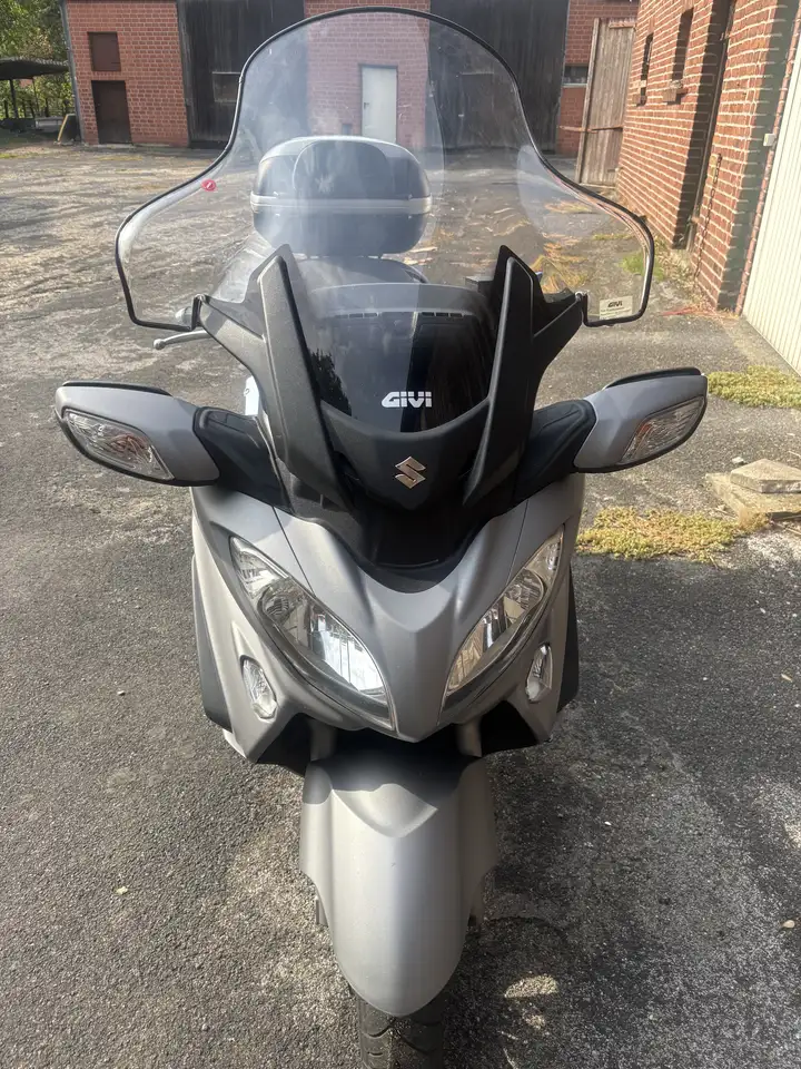 Suzuki Burgman 650