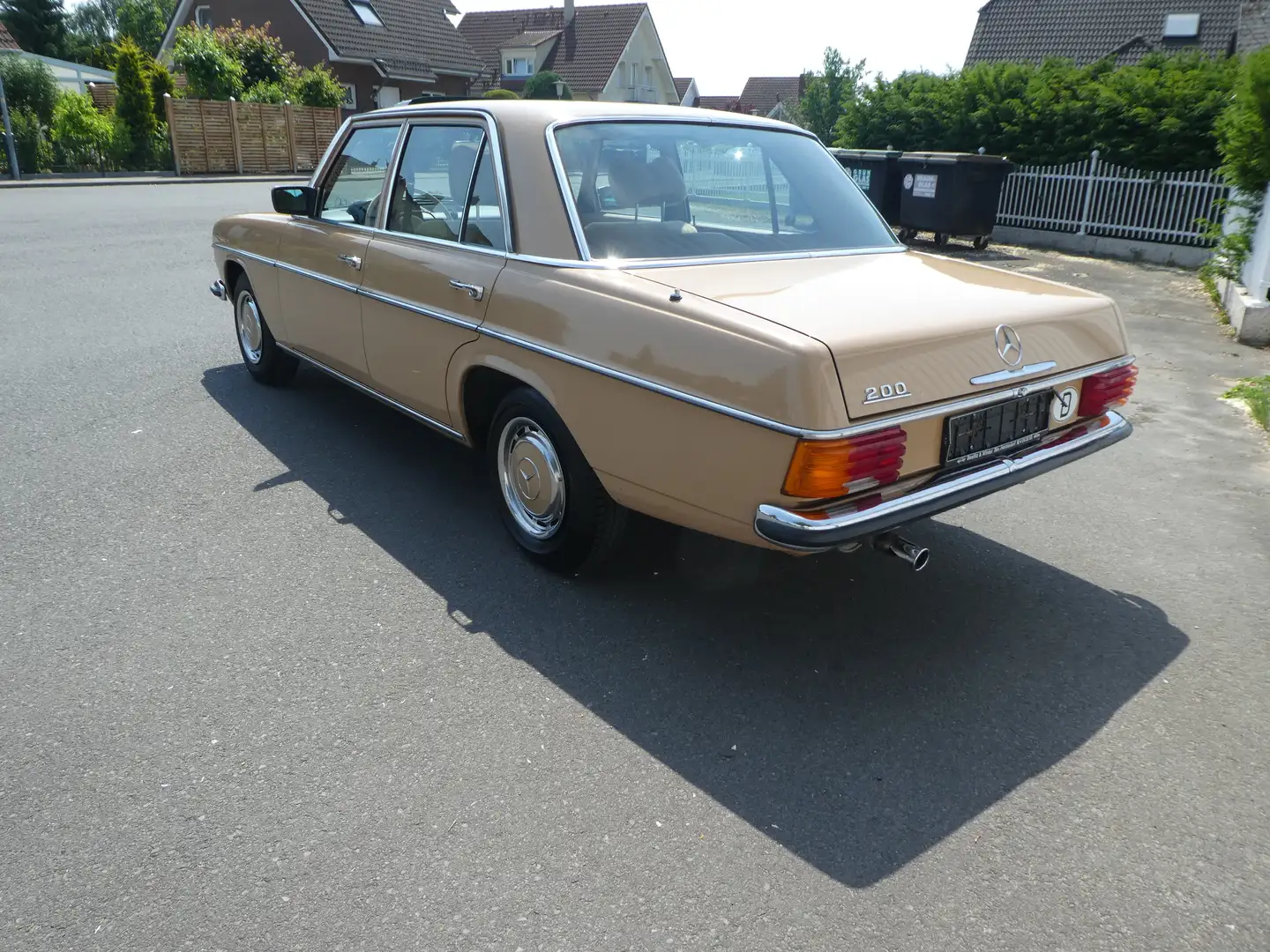 Mercedes-Benz 200 /8 W115 Einmaliger Zustand Beige - 2
