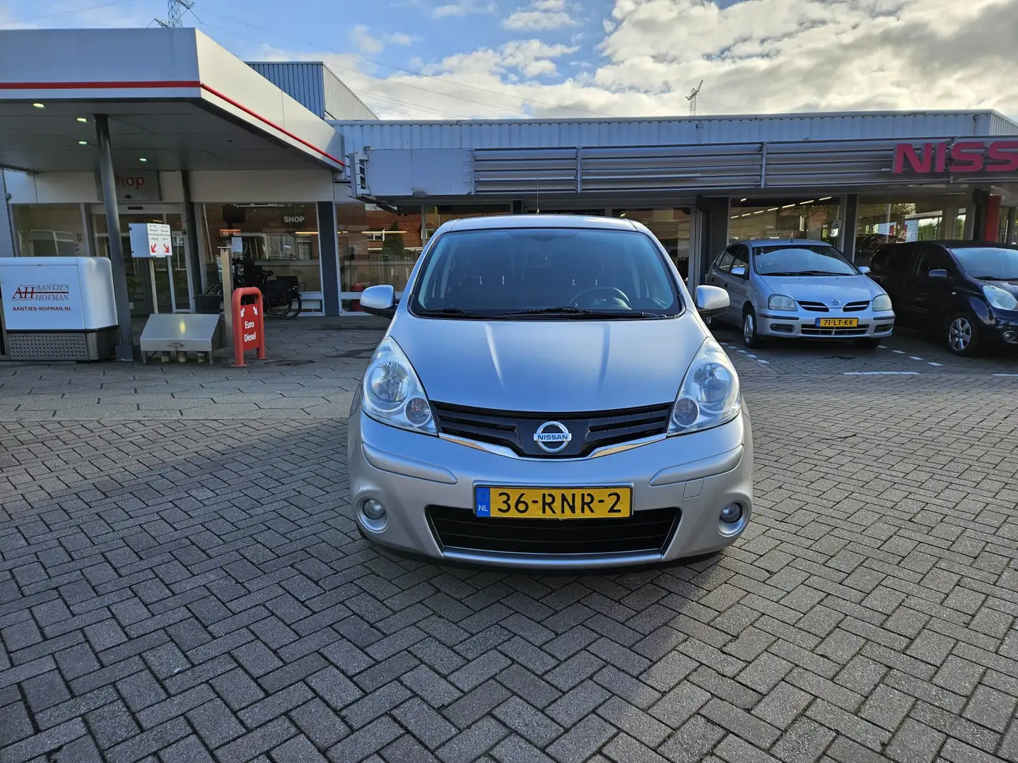 Nissan Note 1.4 88pk Life Grijs - 2