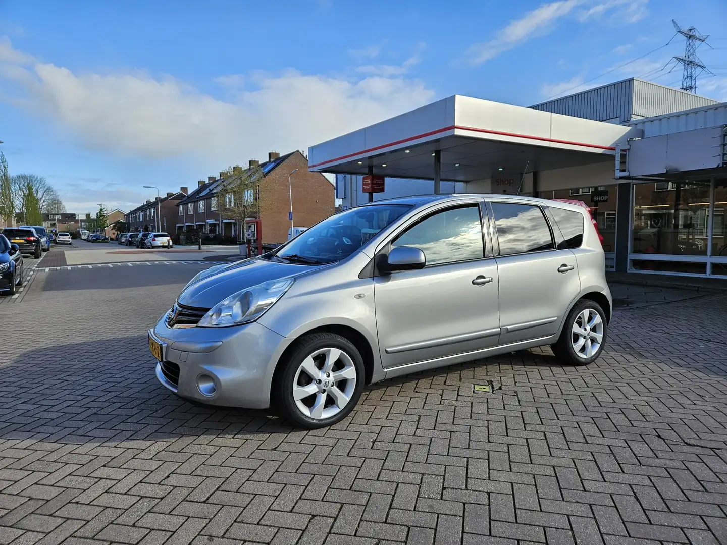 Nissan Note 1.4 88pk Life Grijs - 1