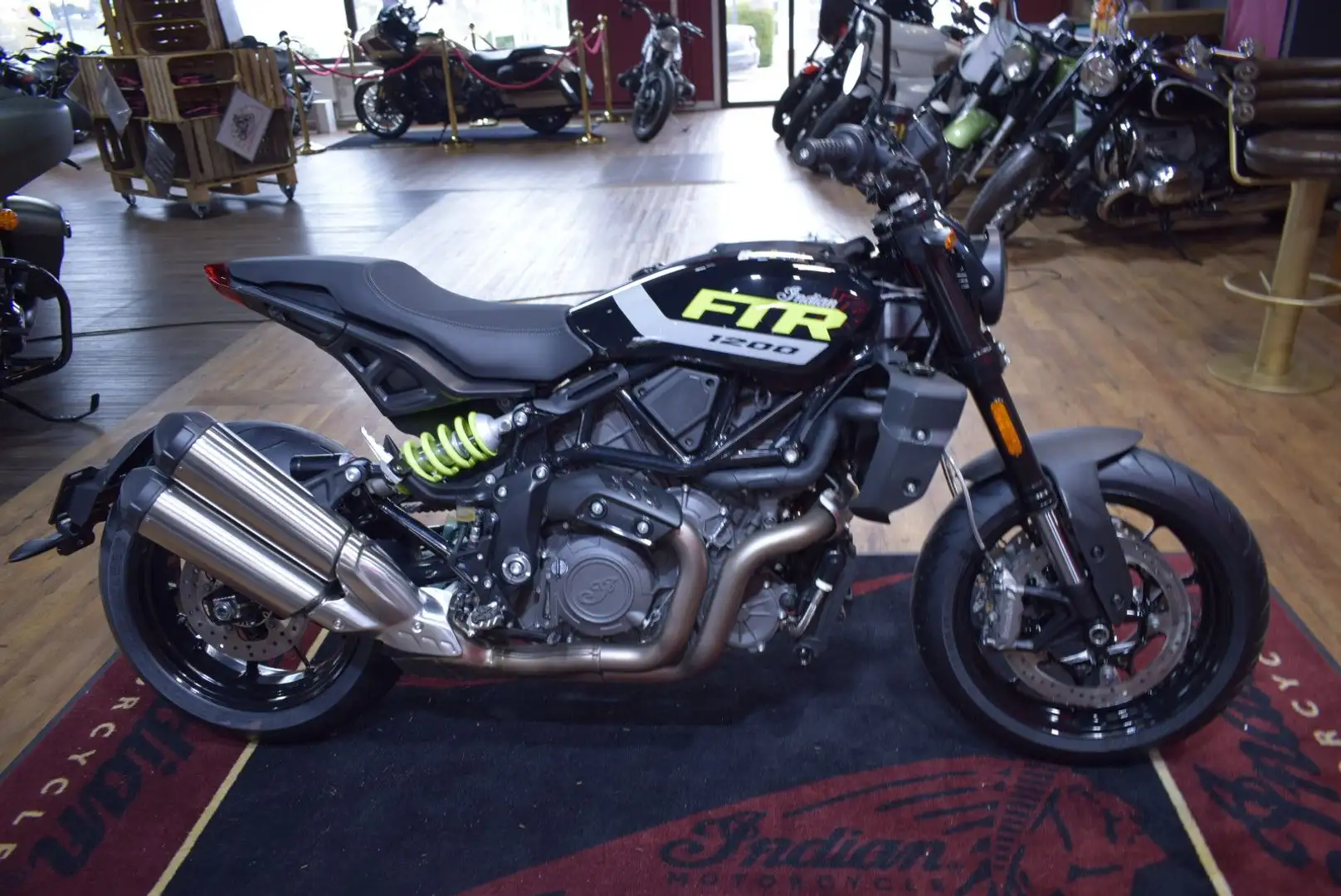 Indian FTR 1200 Onyx Black with Lime G 4,49% Finanz. Schwarz - 2