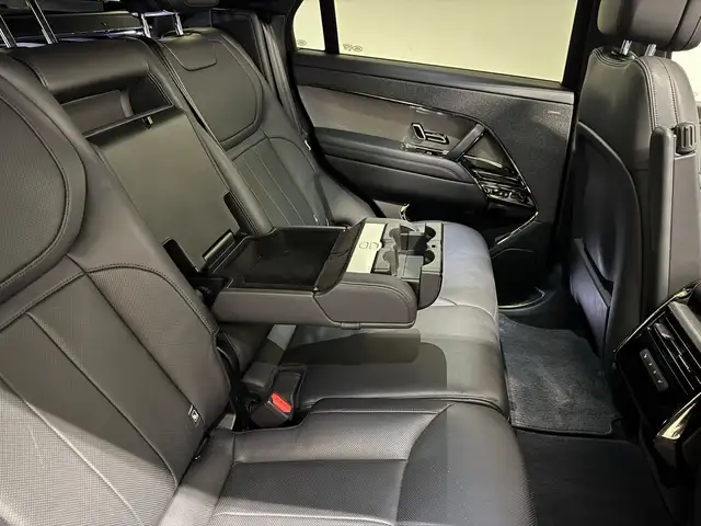 Land Rover Range Rover Sport view 16