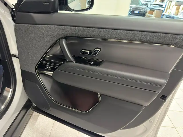 Land Rover Range Rover Sport view 10