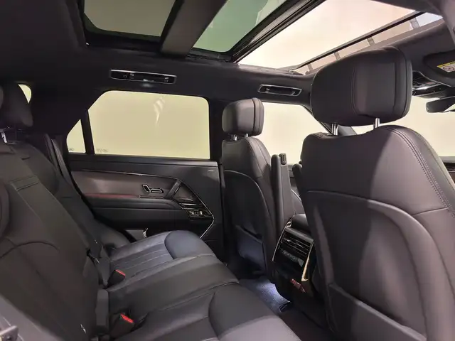 Land Rover Range Rover Sport view 13