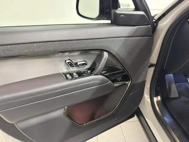 Land Rover Range Rover Sport view 21