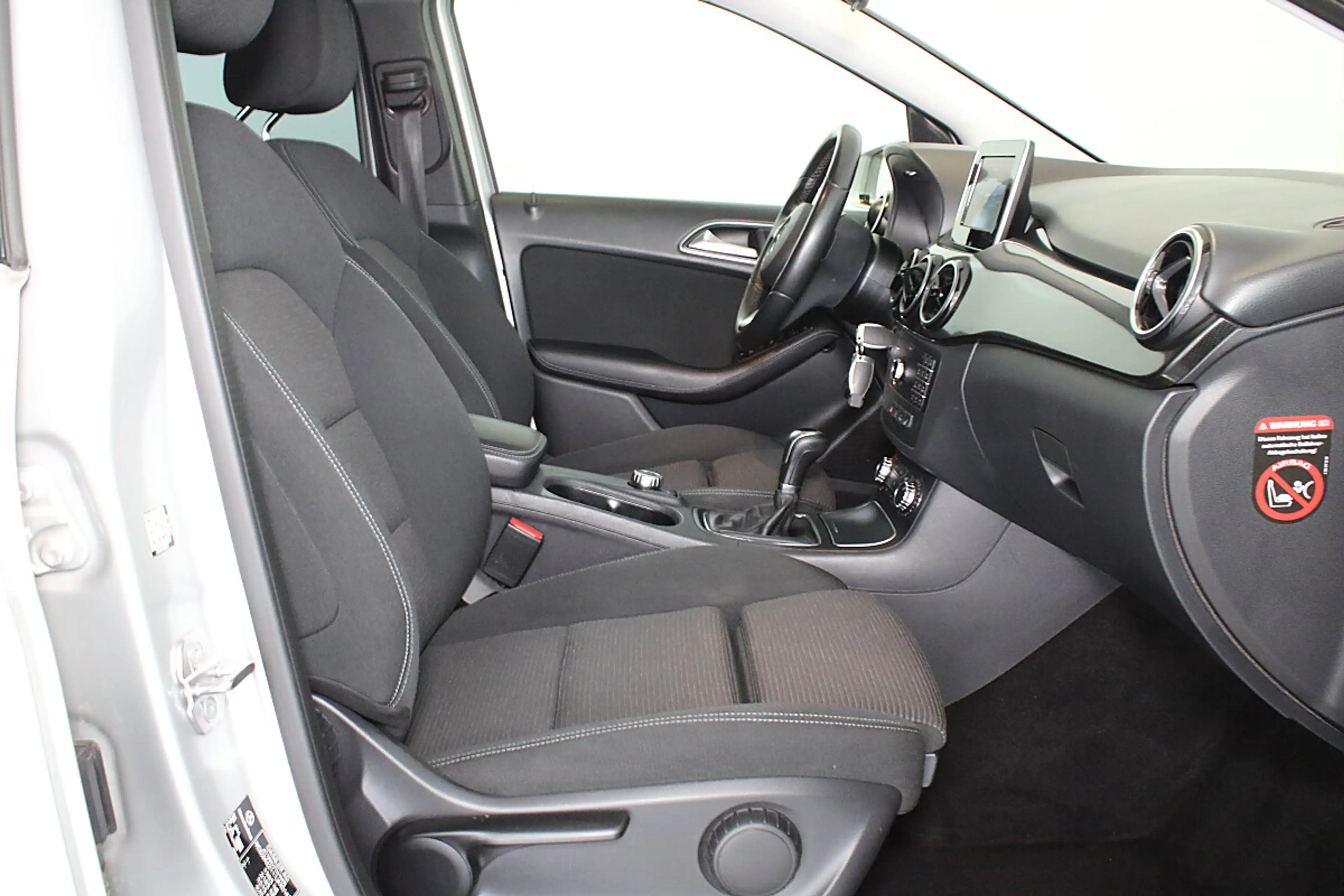 Mercedes-Benz B 160 d Elegance — photo 5