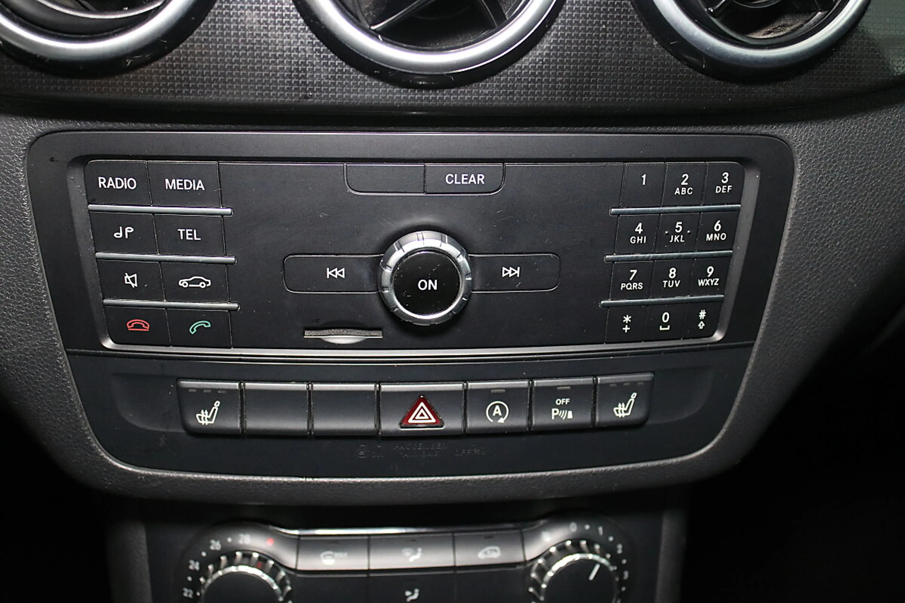Mercedes-Benz B 160 d Elegance — photo 15