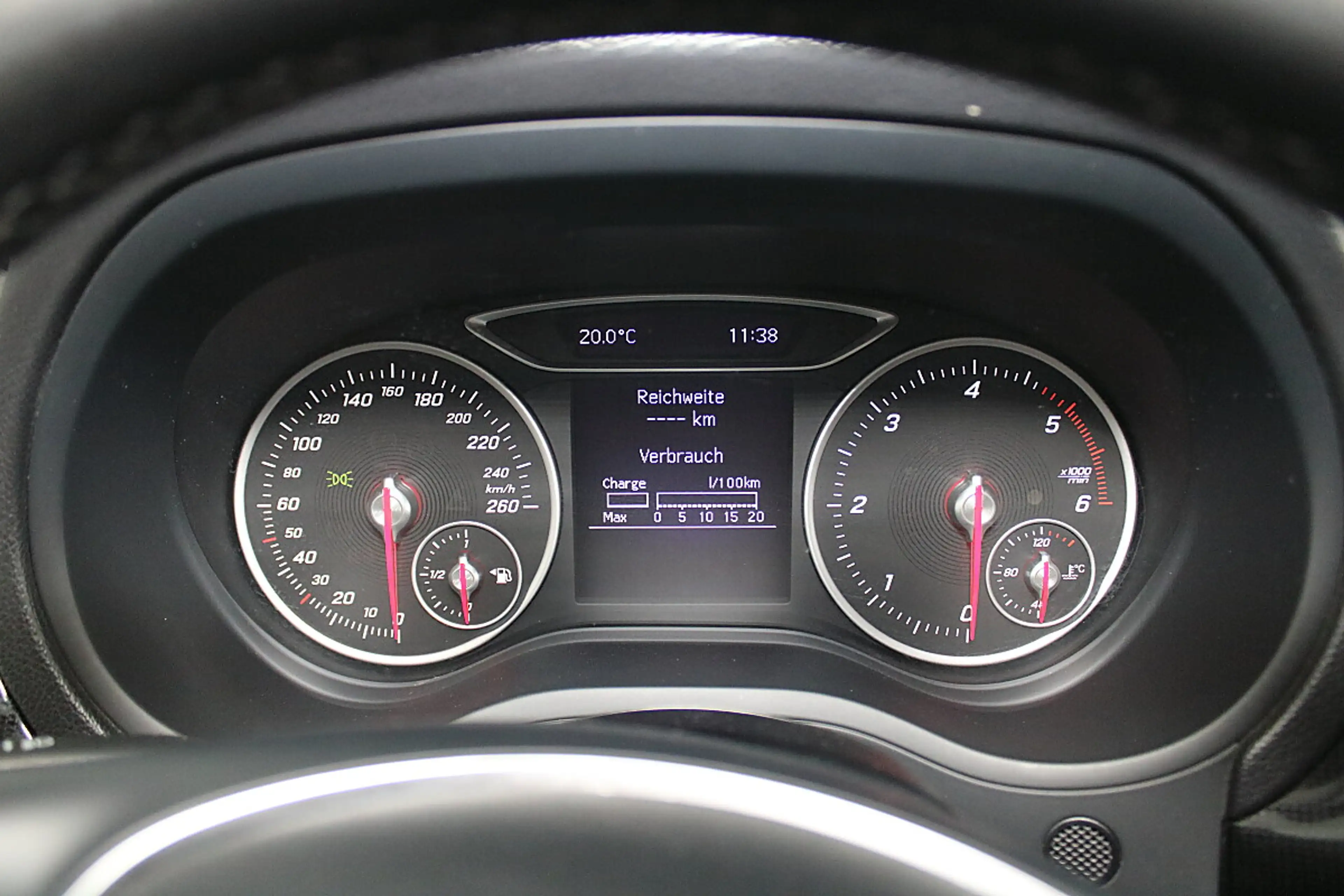 Mercedes-Benz B 160 d Elegance — photo 10