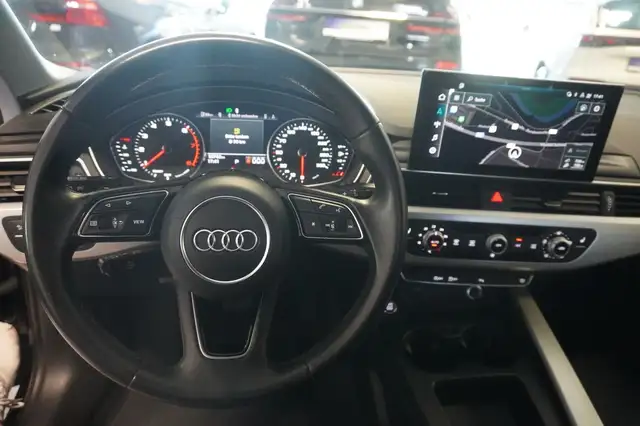 Audi A4 view 11