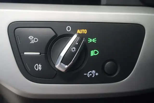 Audi A4 view 14