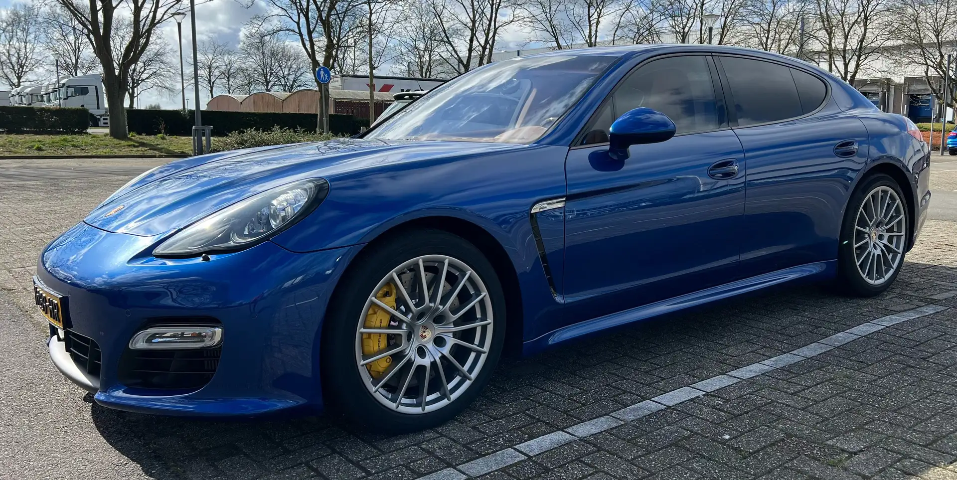Porsche Panamera 4.8 Turbo Modrá - 2