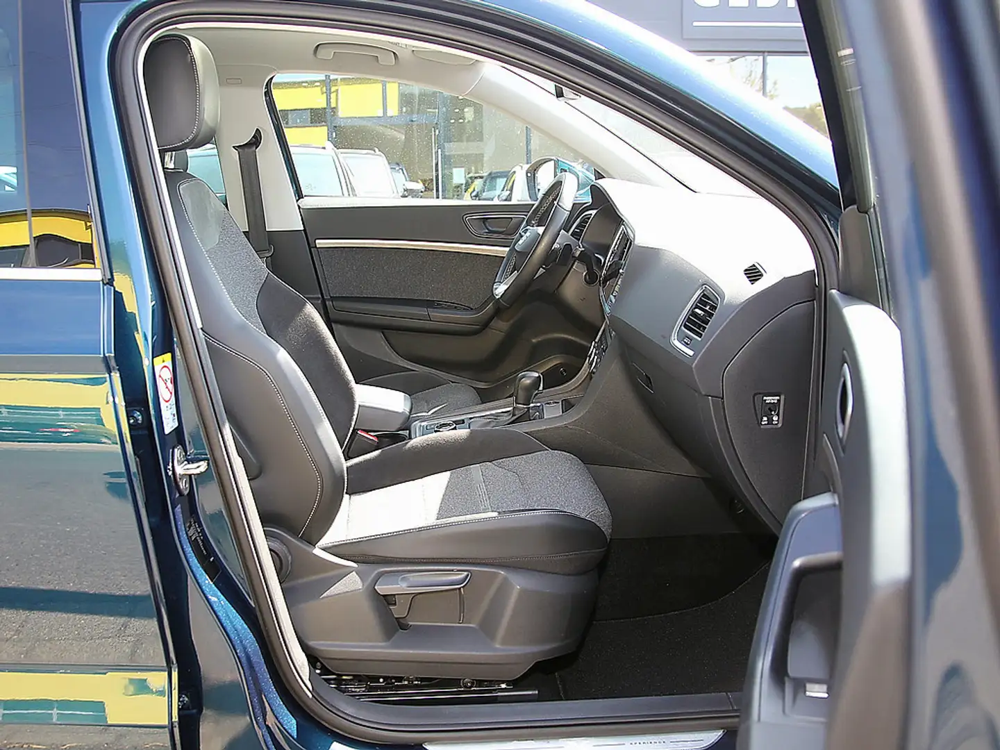 SEAT Ateca 2.0 TSI Xperience 4Drive DSG NAV PANO A Blau - 2
