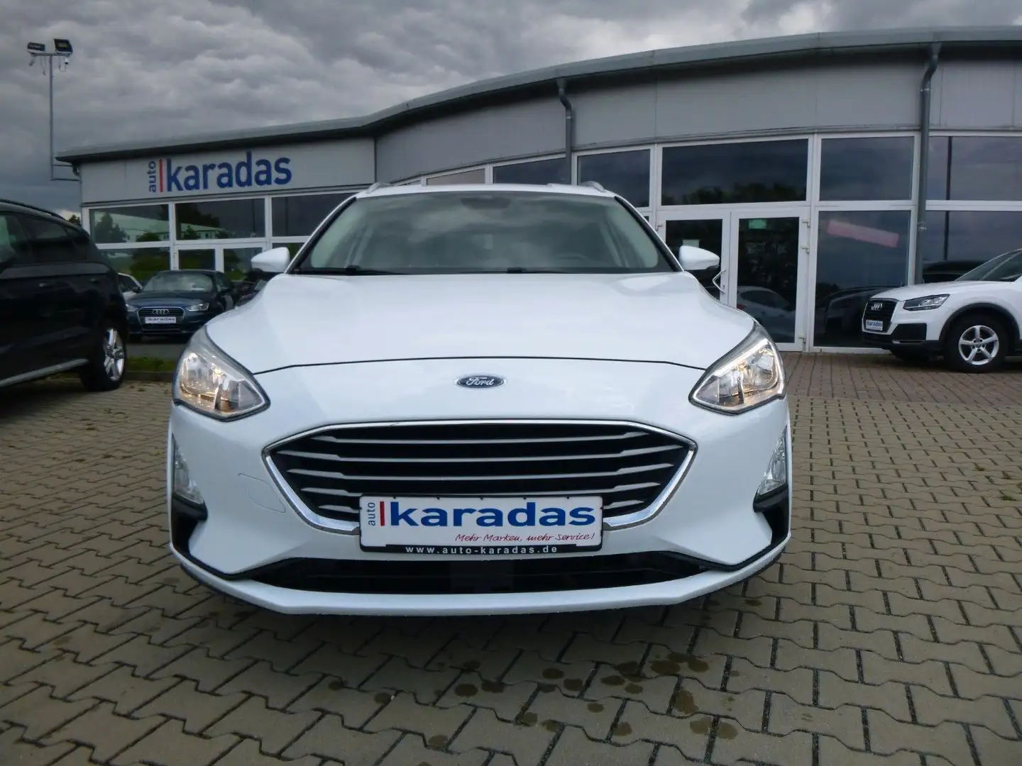 Ford Focus Turnier  1,5 EcoBlue AHK/NAVI/KAM/PDC Wit - 2