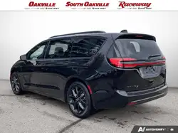 Chrysler Pacifica 2026