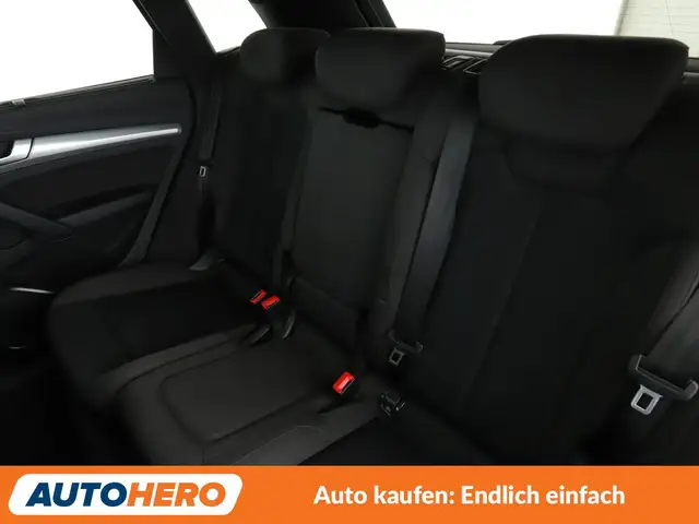 Audi Q5 view 14