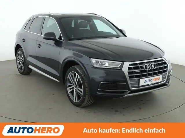Audi Q5 view 8