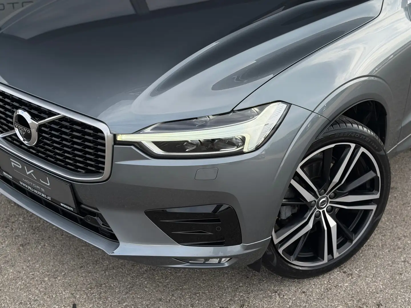 Volvo XC60 XC60 2.0 T5 R-Design AWD 1.BESITZ# Grau - 2