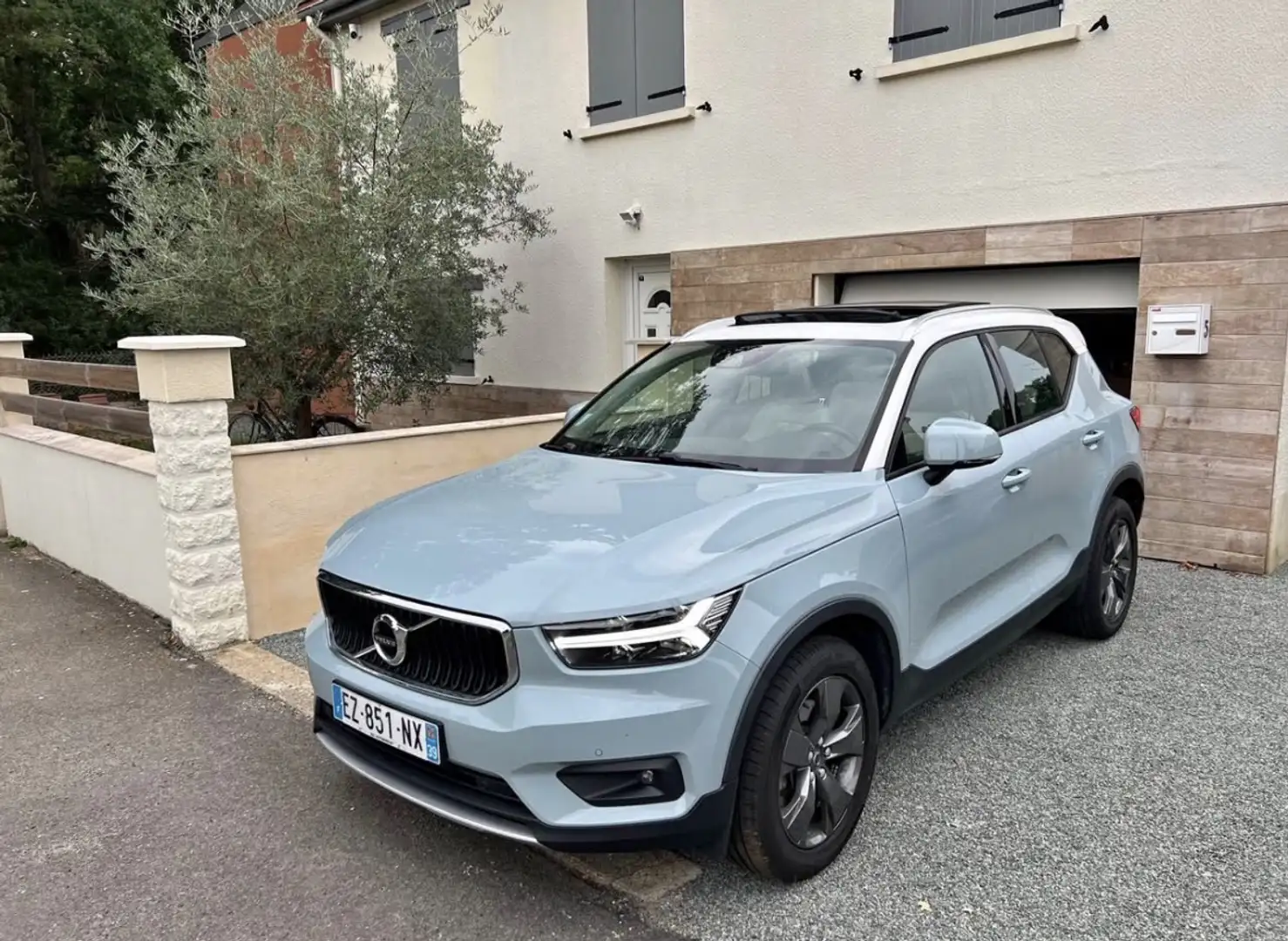 Volvo XC40 XC40 D3 AdBlue 150 ch Geartronic 8 Momentum Gris - 2