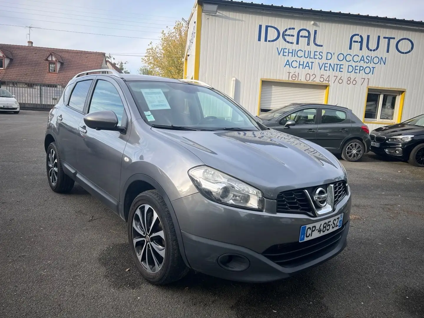 Nissan Qashqai 1.6 DCI 130CH FAP STOP\u0026START CONNECT EDITION Grau - 1