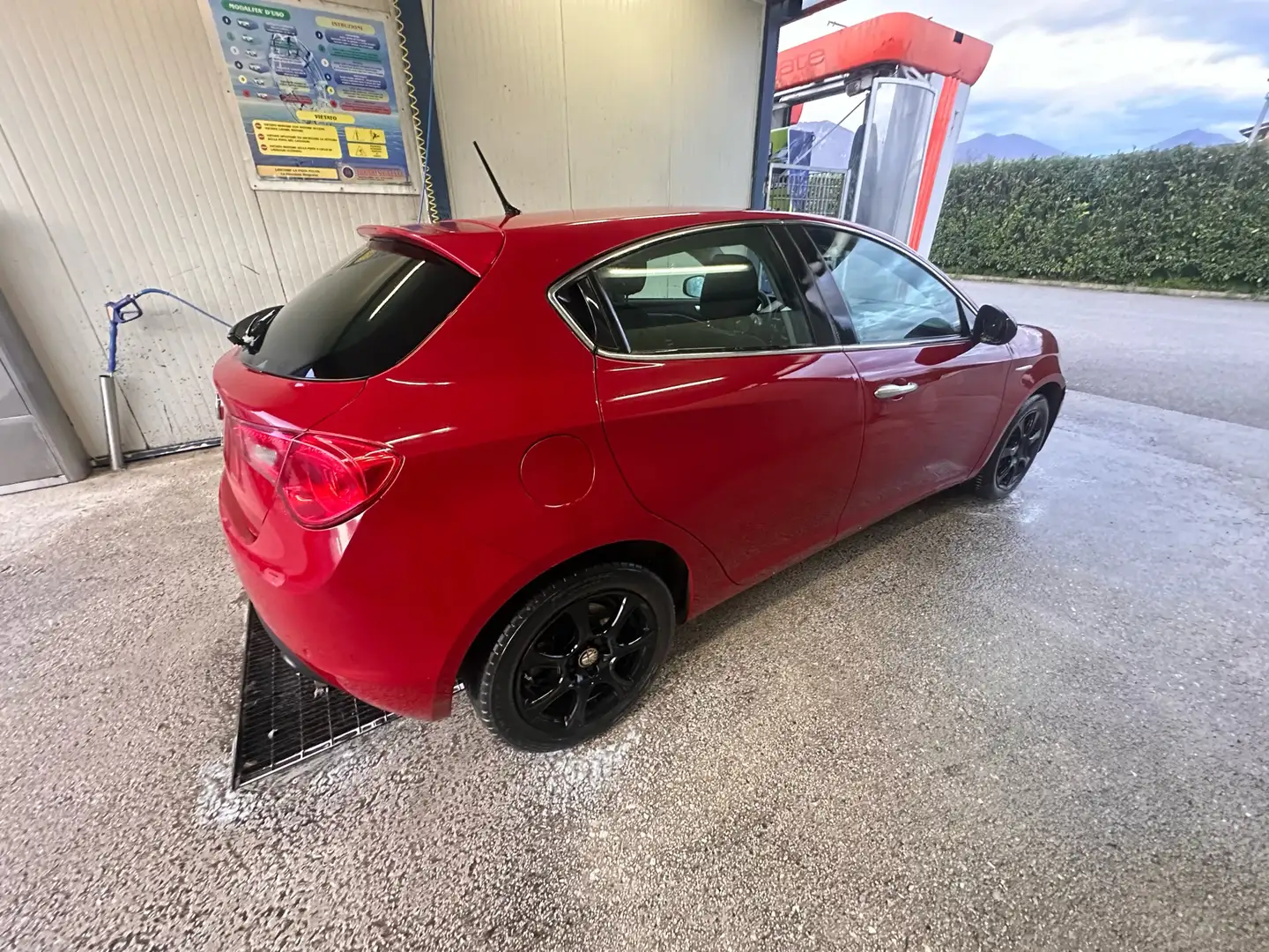 Alfa Romeo Giulietta 1.6 105 cv MOTORE OK carrozzeria da sistemare Rosso - 2