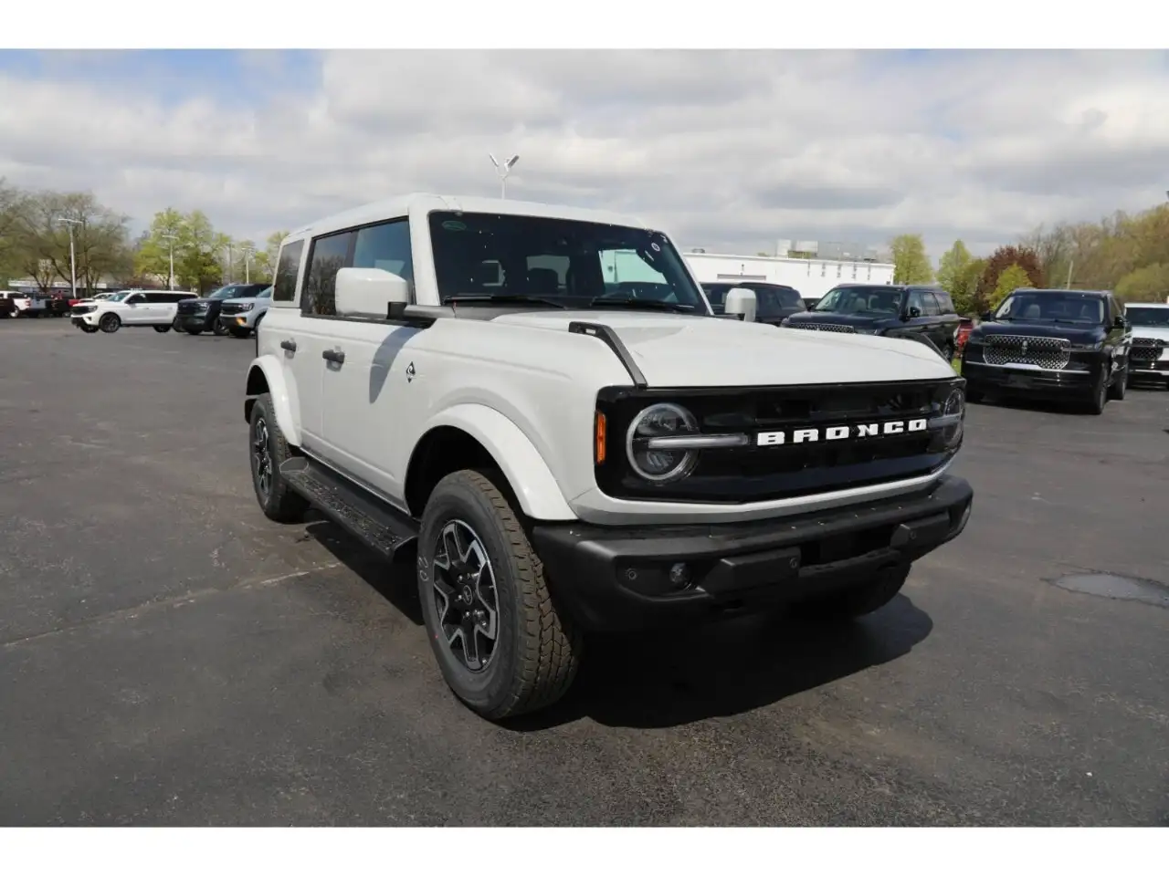 Ford Bronco снимка Ford Bronco
