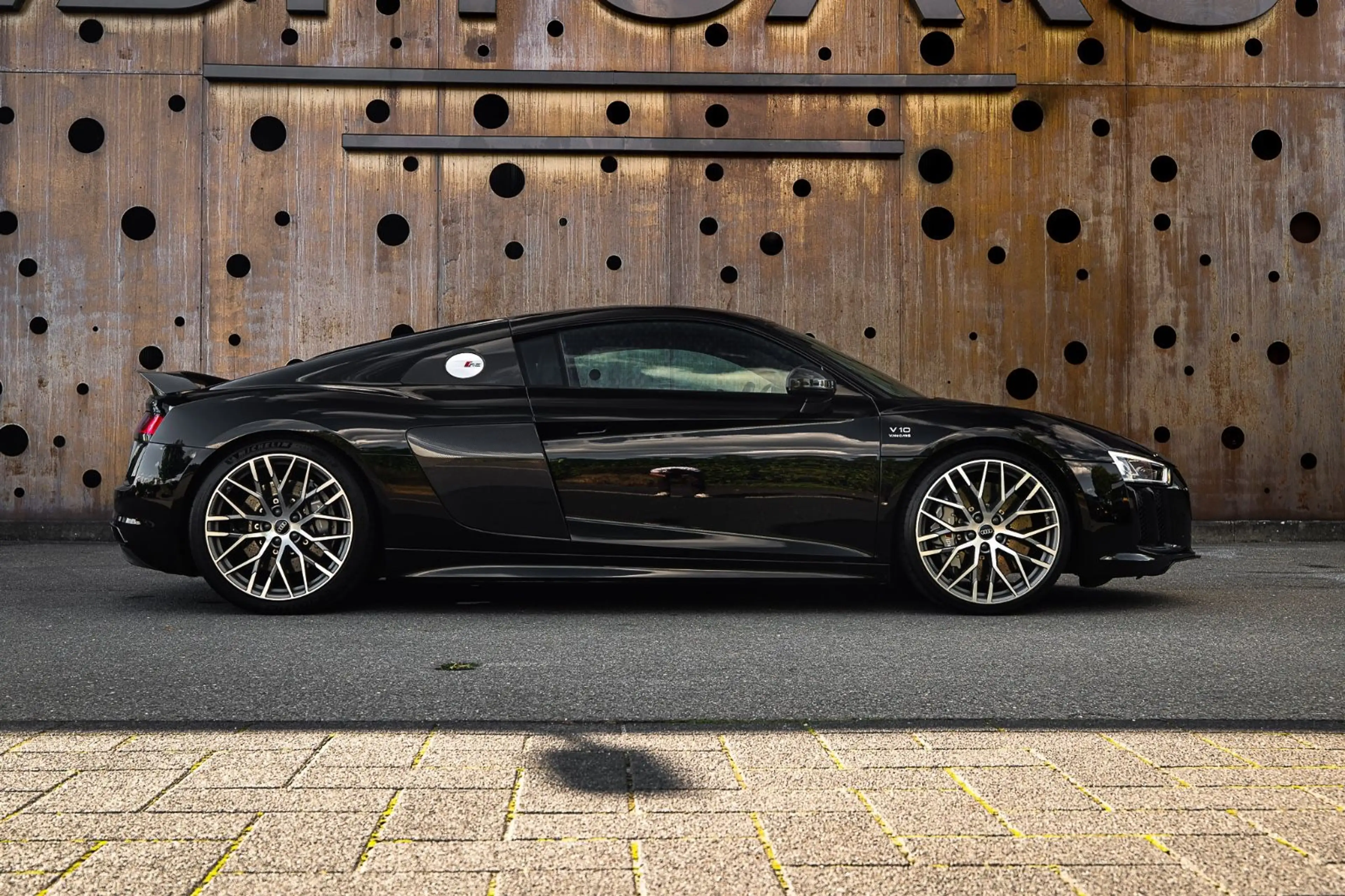Audi R8 V10 quattro plus *CAPRISTO*CARBON EXT/INT*PPF — photo 2