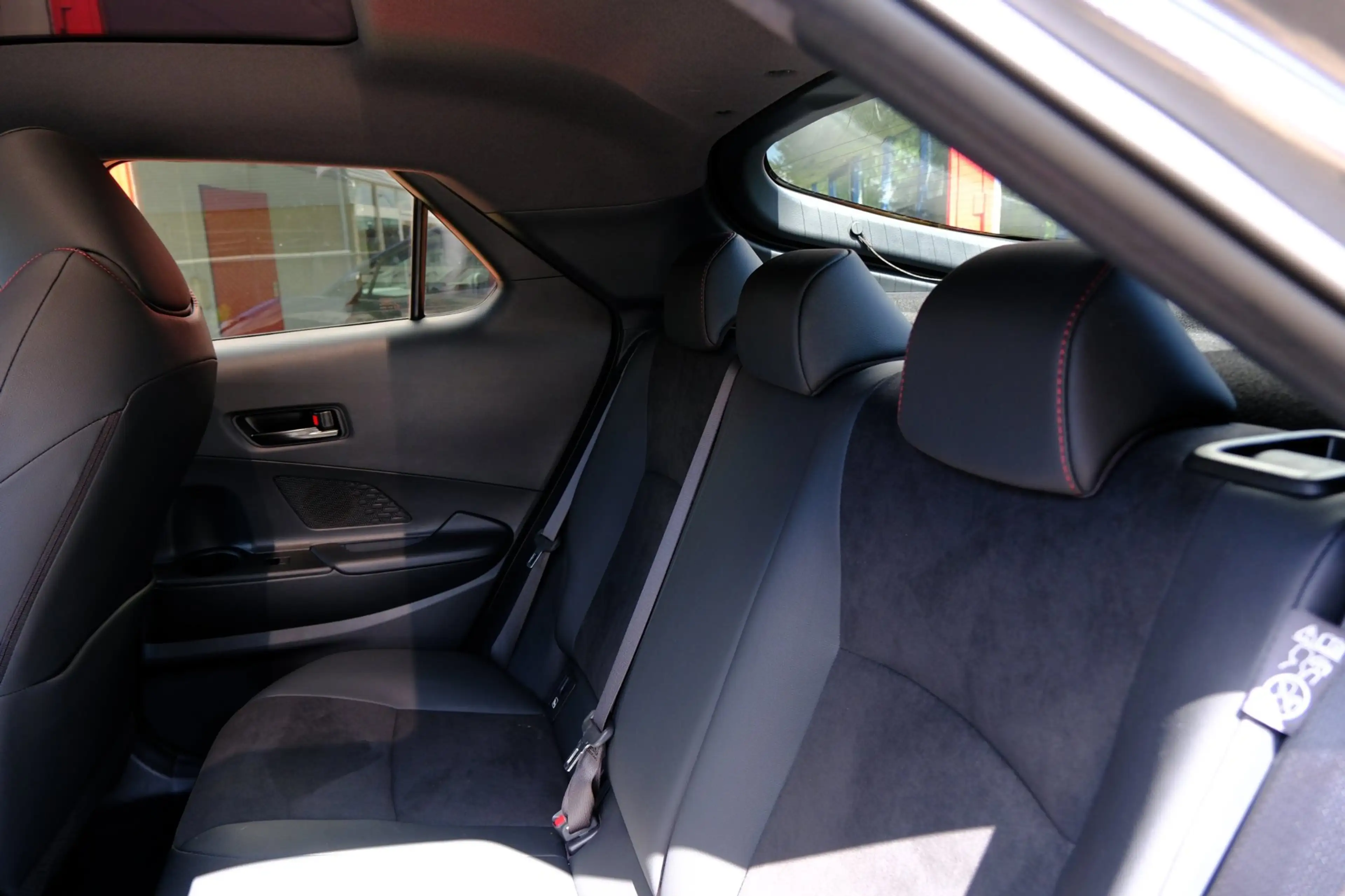 Toyota C-HR 2.0 Hybrid 200 GR SPORT Première Edition Aut. Navi — photo 35