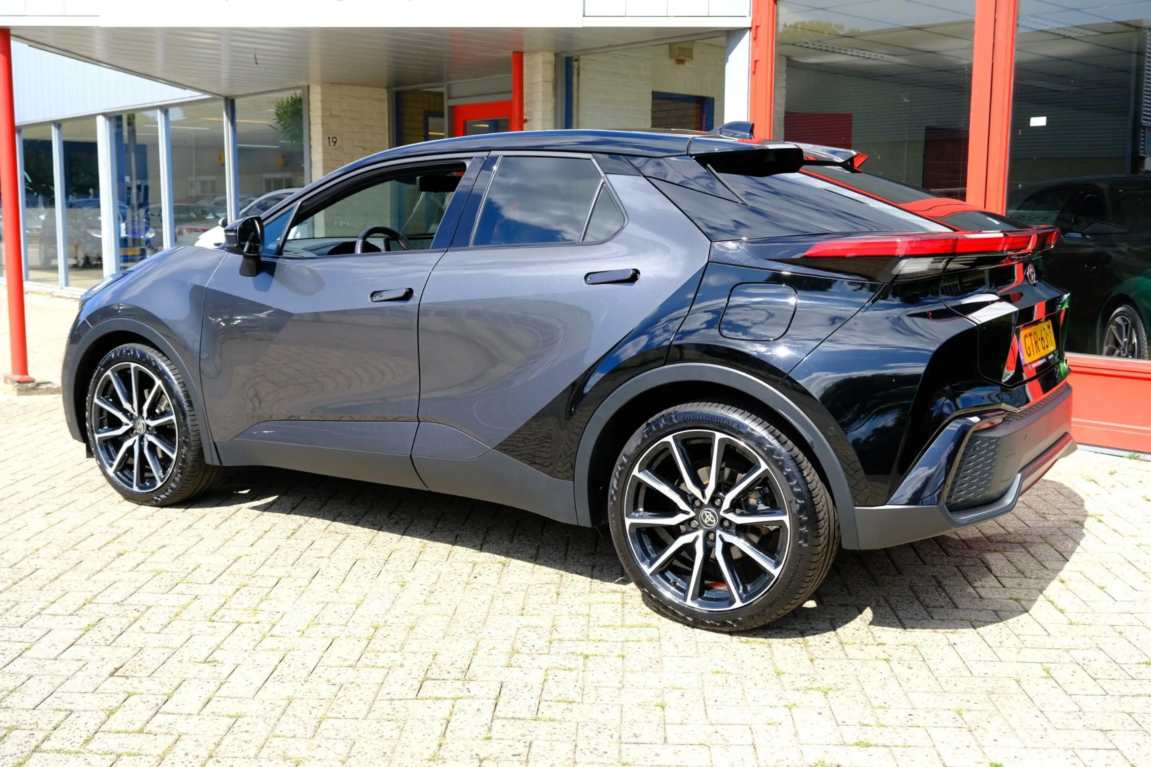 Toyota C-HR 2.0 Hybrid 200 GR SPORT Première Edition Aut. Navi — photo 38