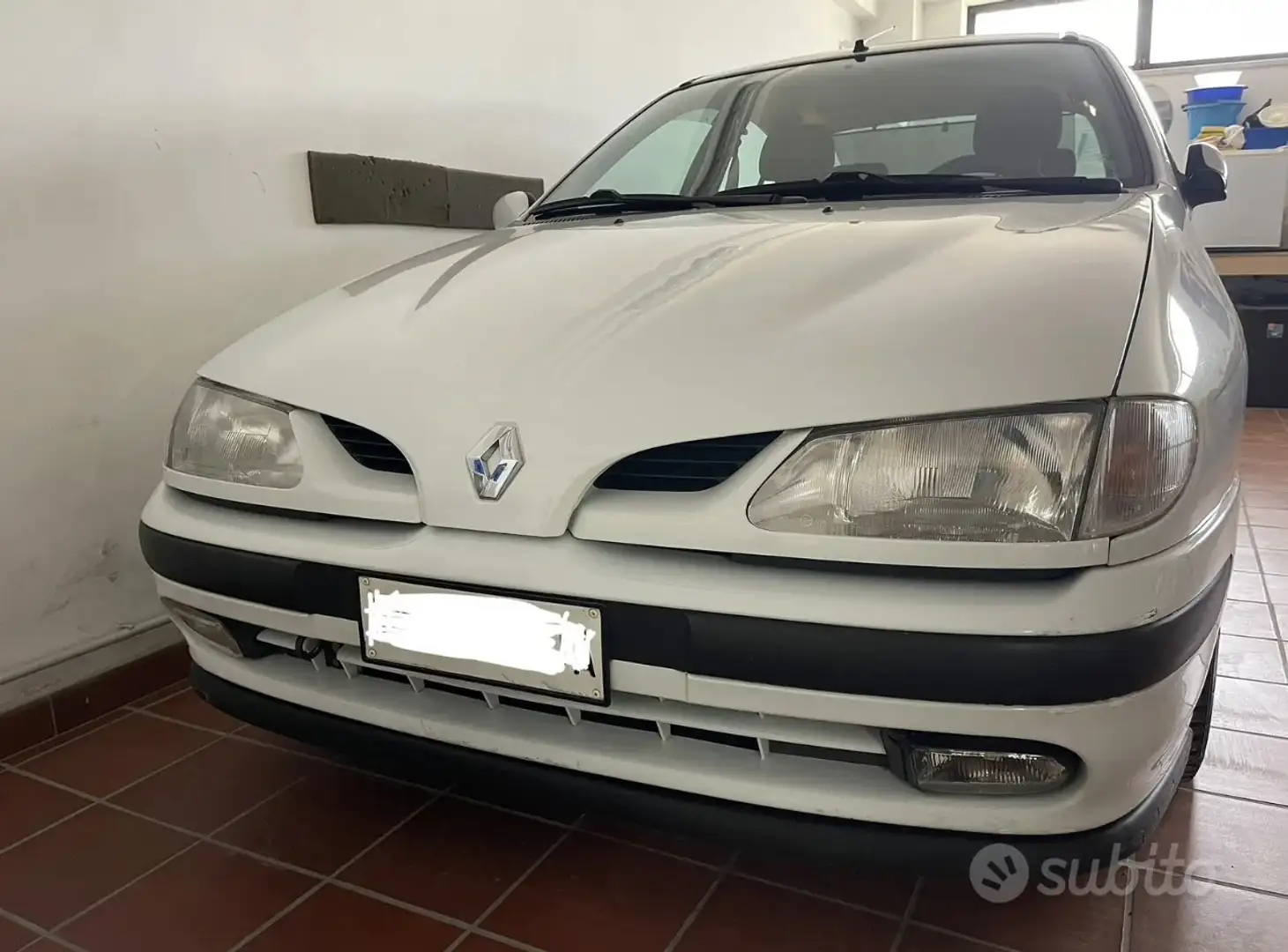 Renault Megane Berlina 1.6 RT c/abs,AC - 1