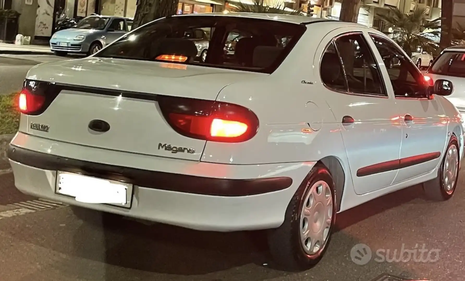 Renault Megane Berlina 1.6 RT c/abs,AC - 2