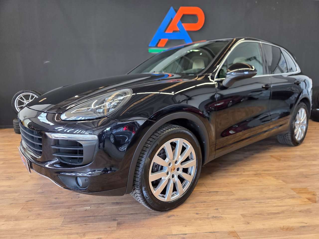 Porsche Cayenne 3.0 FARI  LED RESTYLING