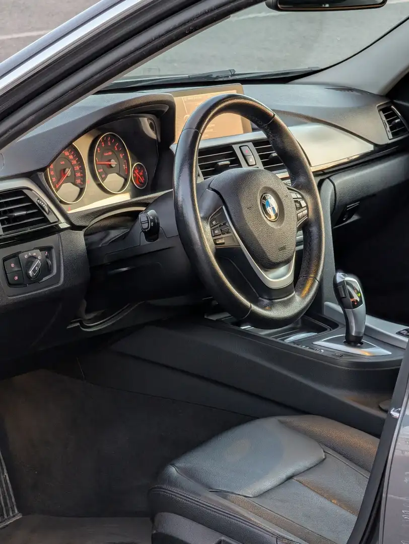 BMW 328 328iA Luxury - 2