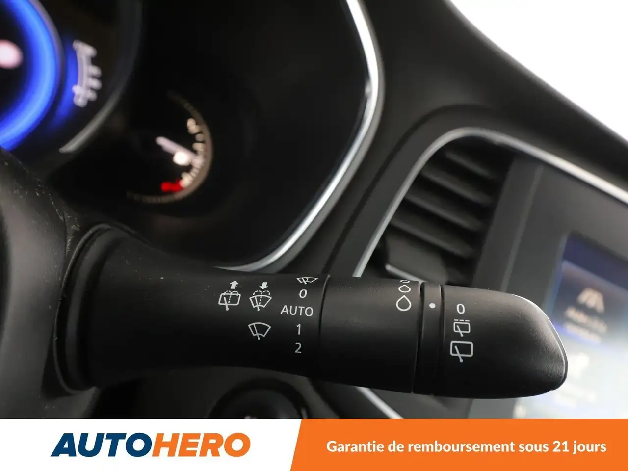 Renault Megane Berline — photo 30