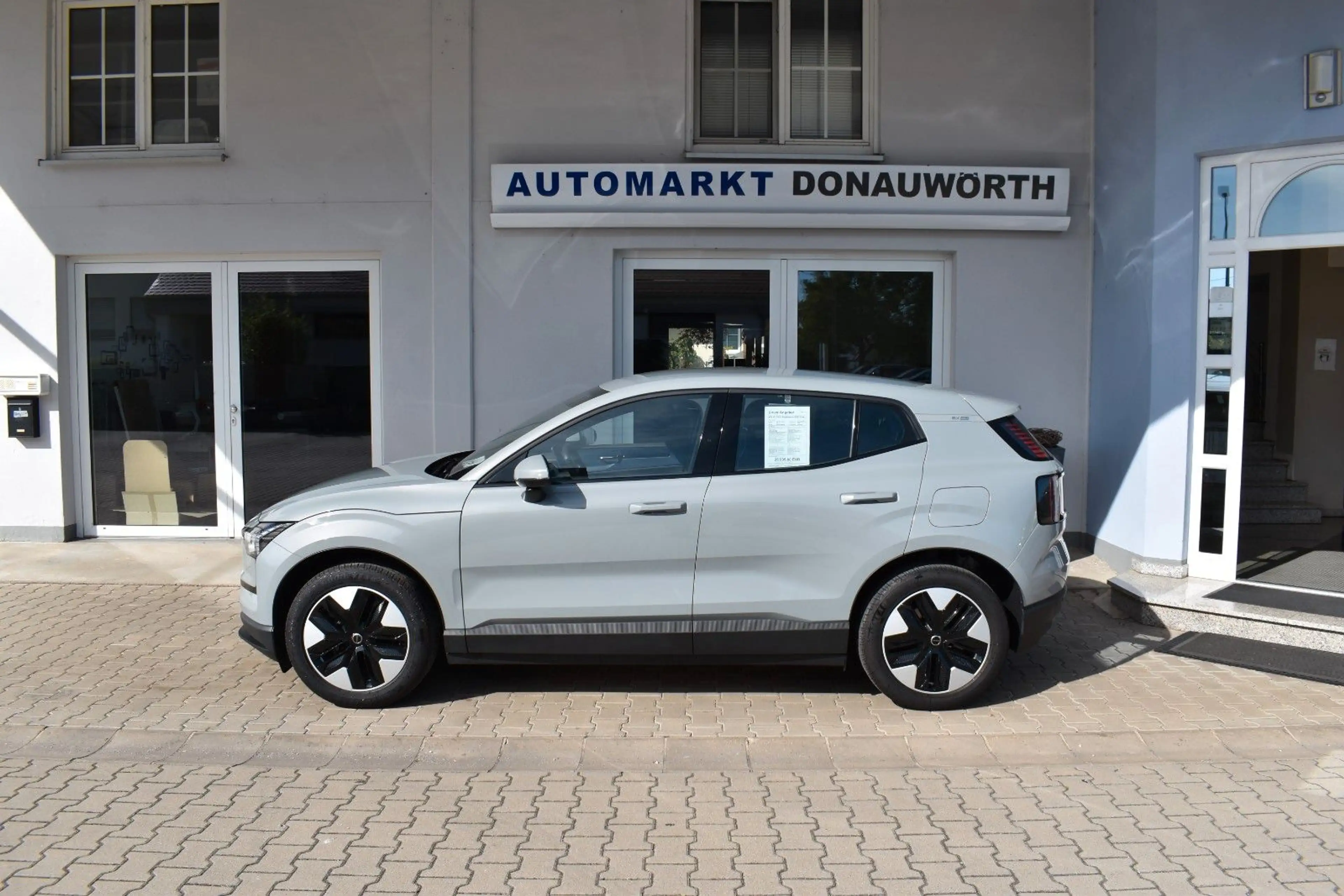 Volvo EX30 Core 2WD Pure Electric Abstandstempomat LED — photo 4