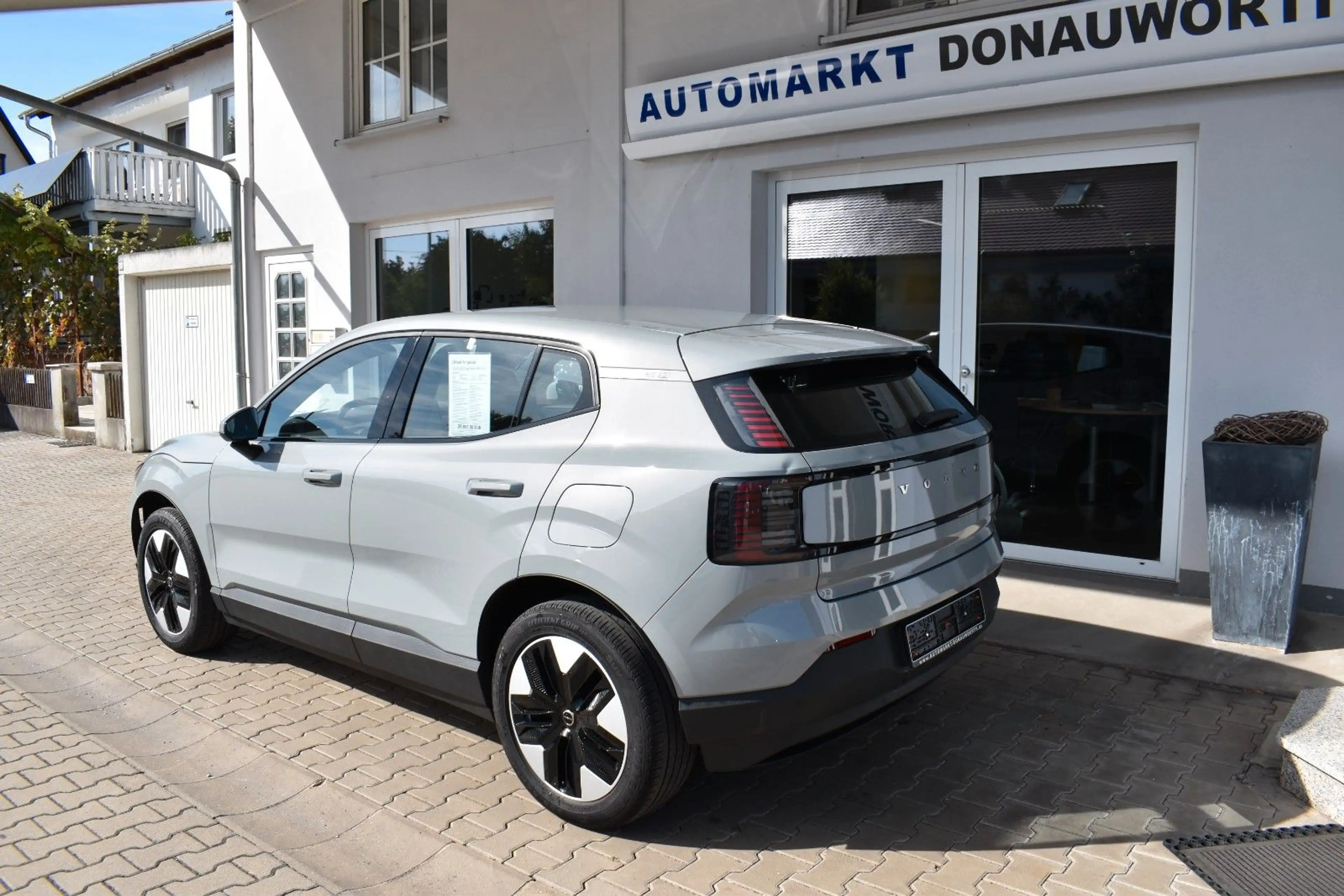 Volvo EX30 Core 2WD Pure Electric Abstandstempomat LED — photo 5