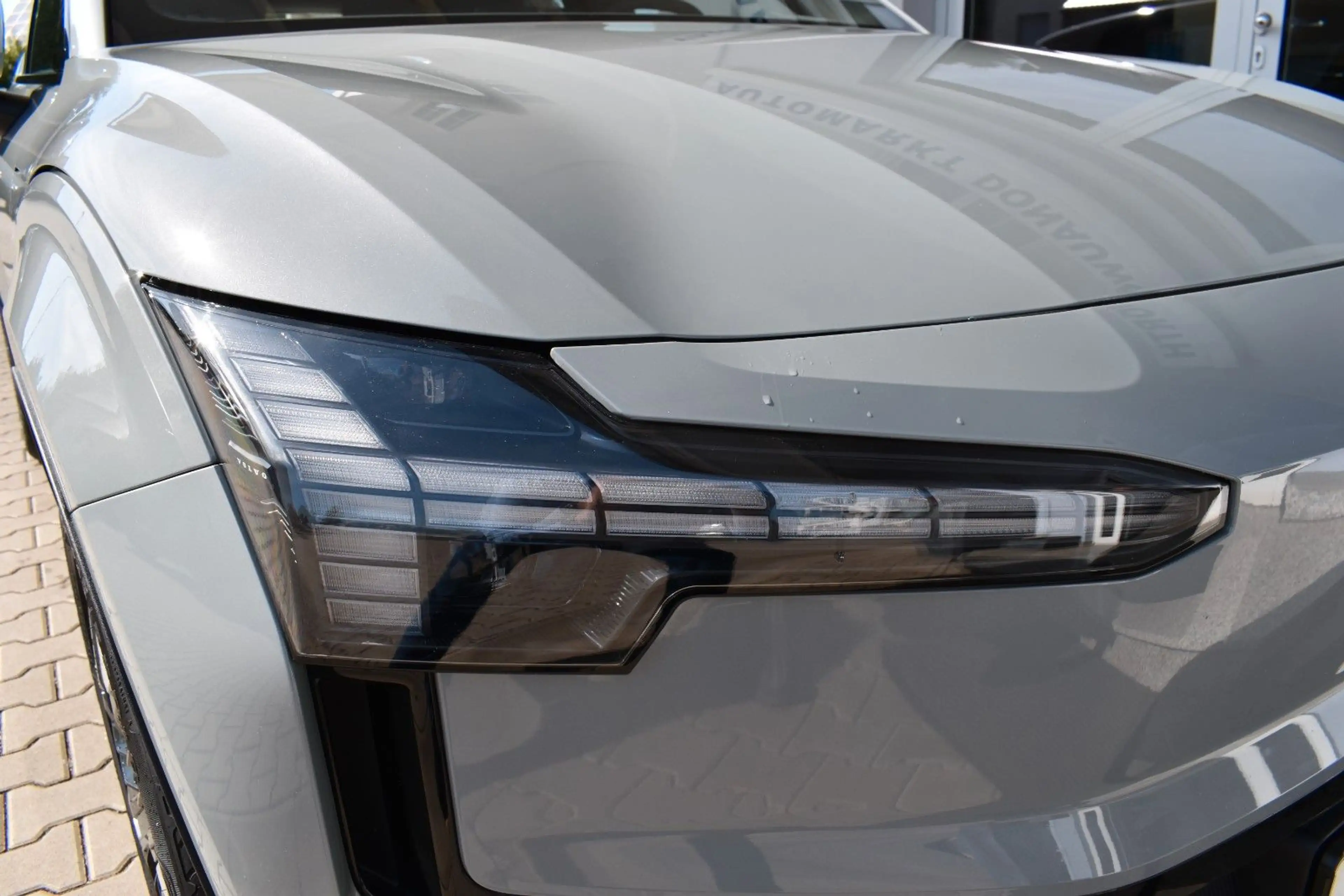 Volvo EX30 Core 2WD Pure Electric Abstandstempomat LED — photo 21