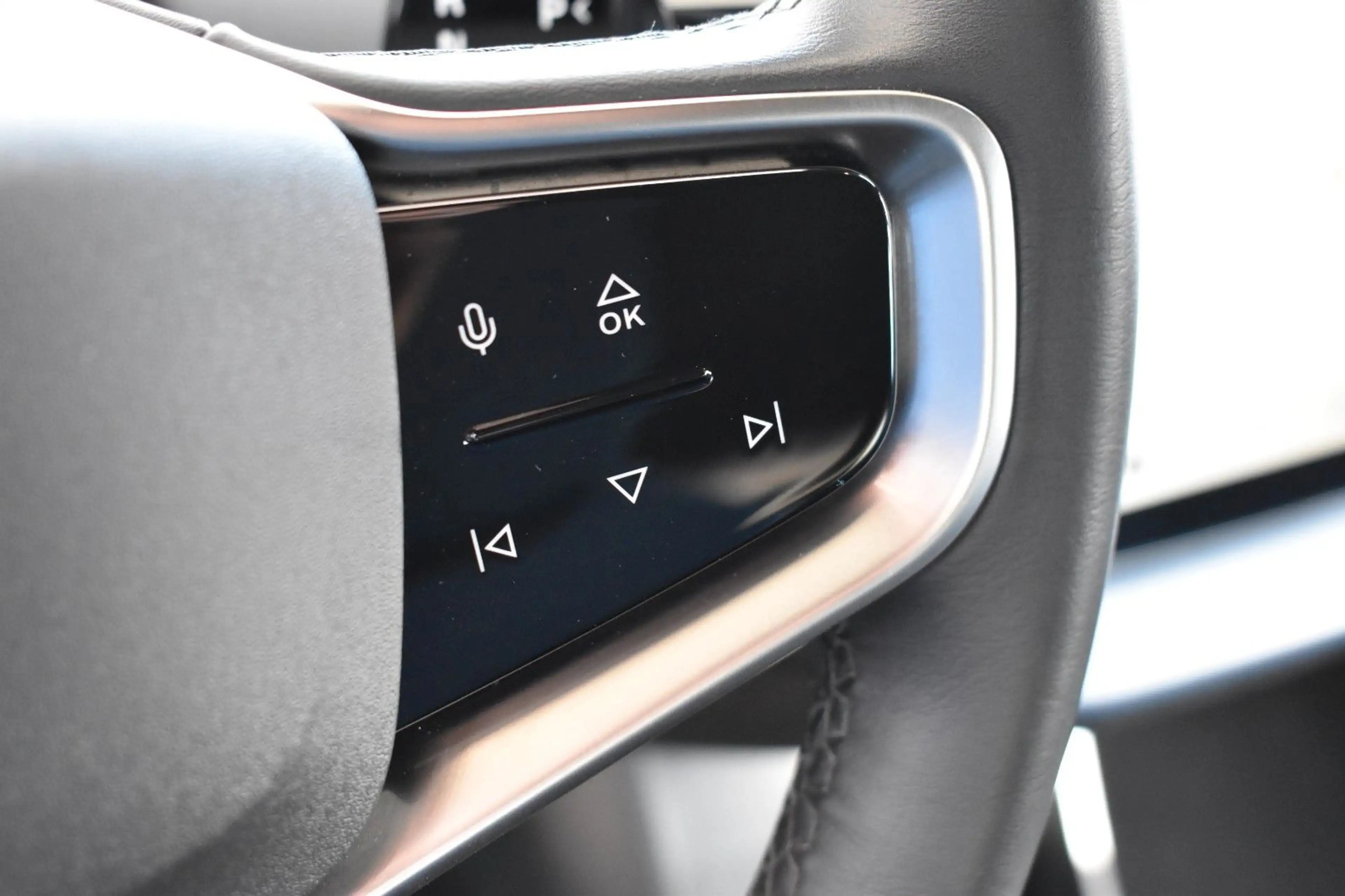 Volvo EX30 Core 2WD Pure Electric Abstandstempomat LED — photo 19