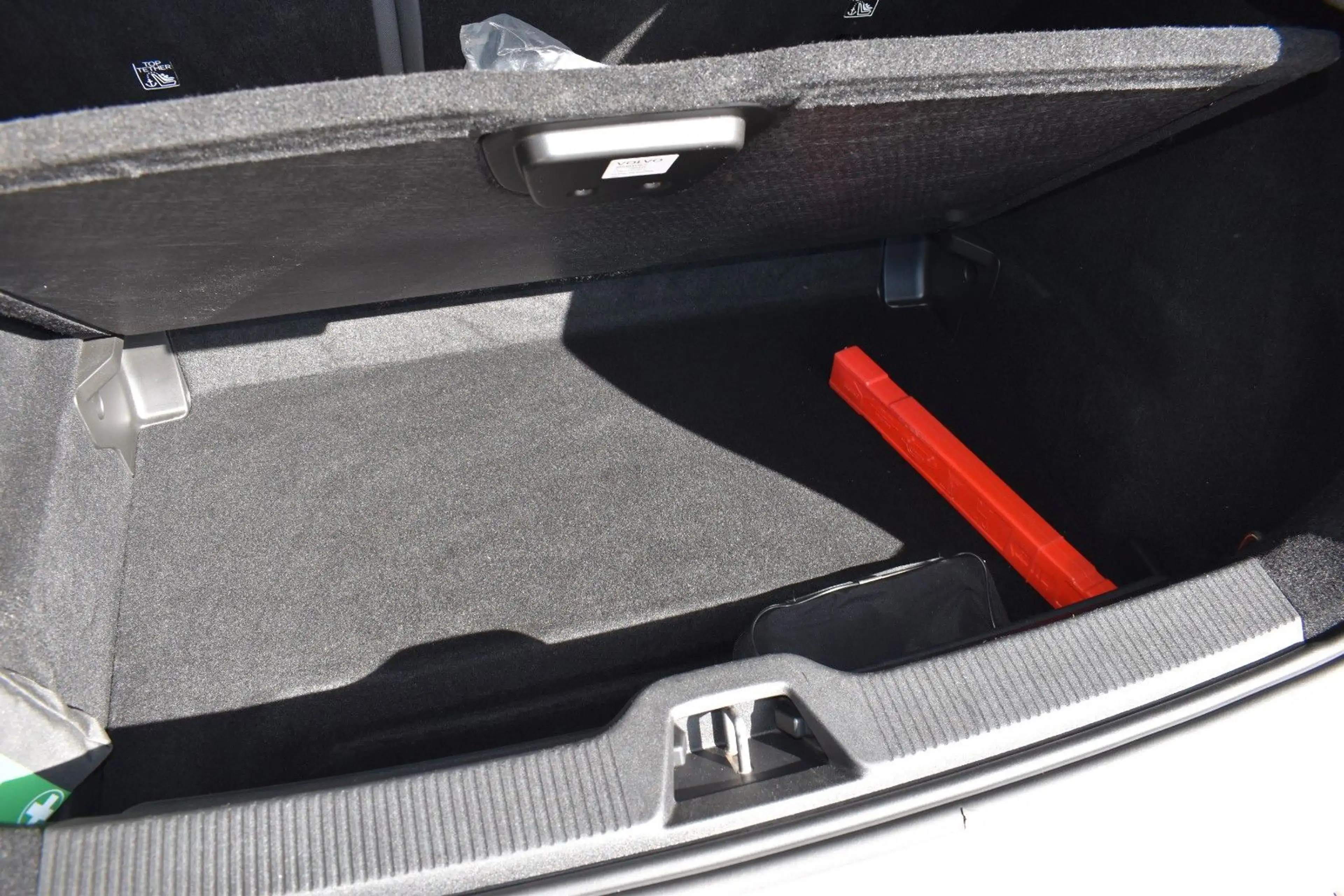 Volvo EX30 Core 2WD Pure Electric Abstandstempomat LED — photo 18