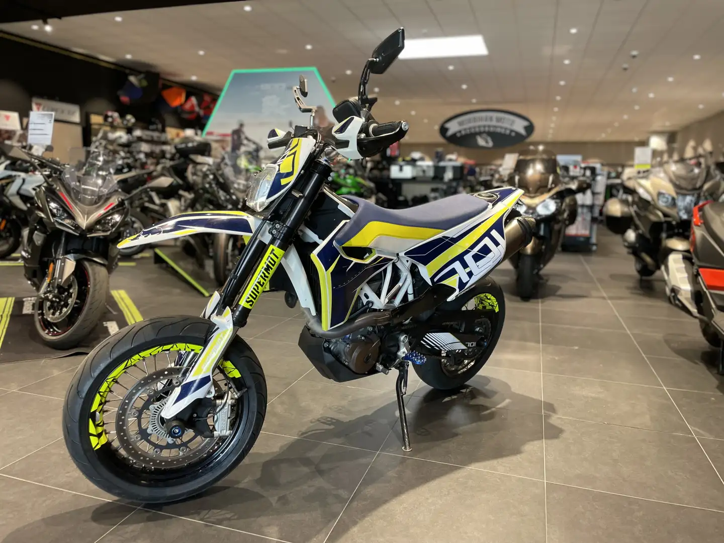 Husqvarna 701 Supermoto Alb - 1
