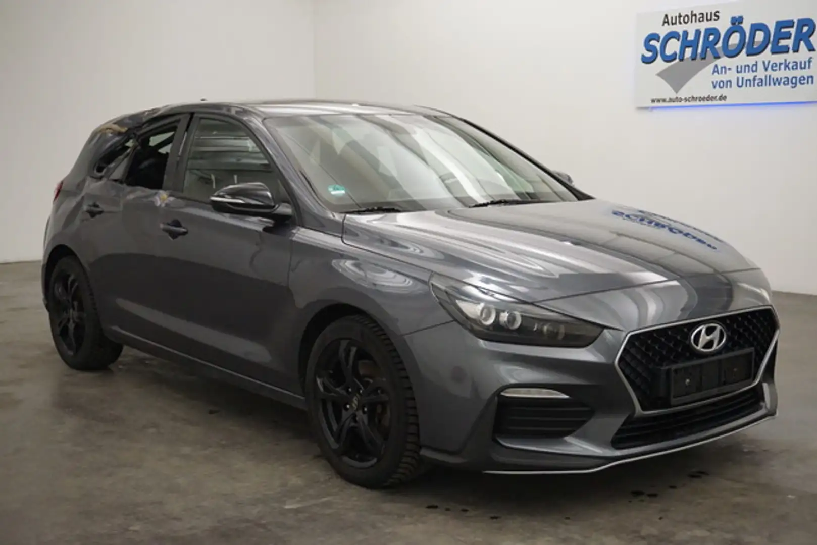 Hyundai i30 1.4 N-Line *Navi*Kamera*LED*SHZ* Grijs - 2