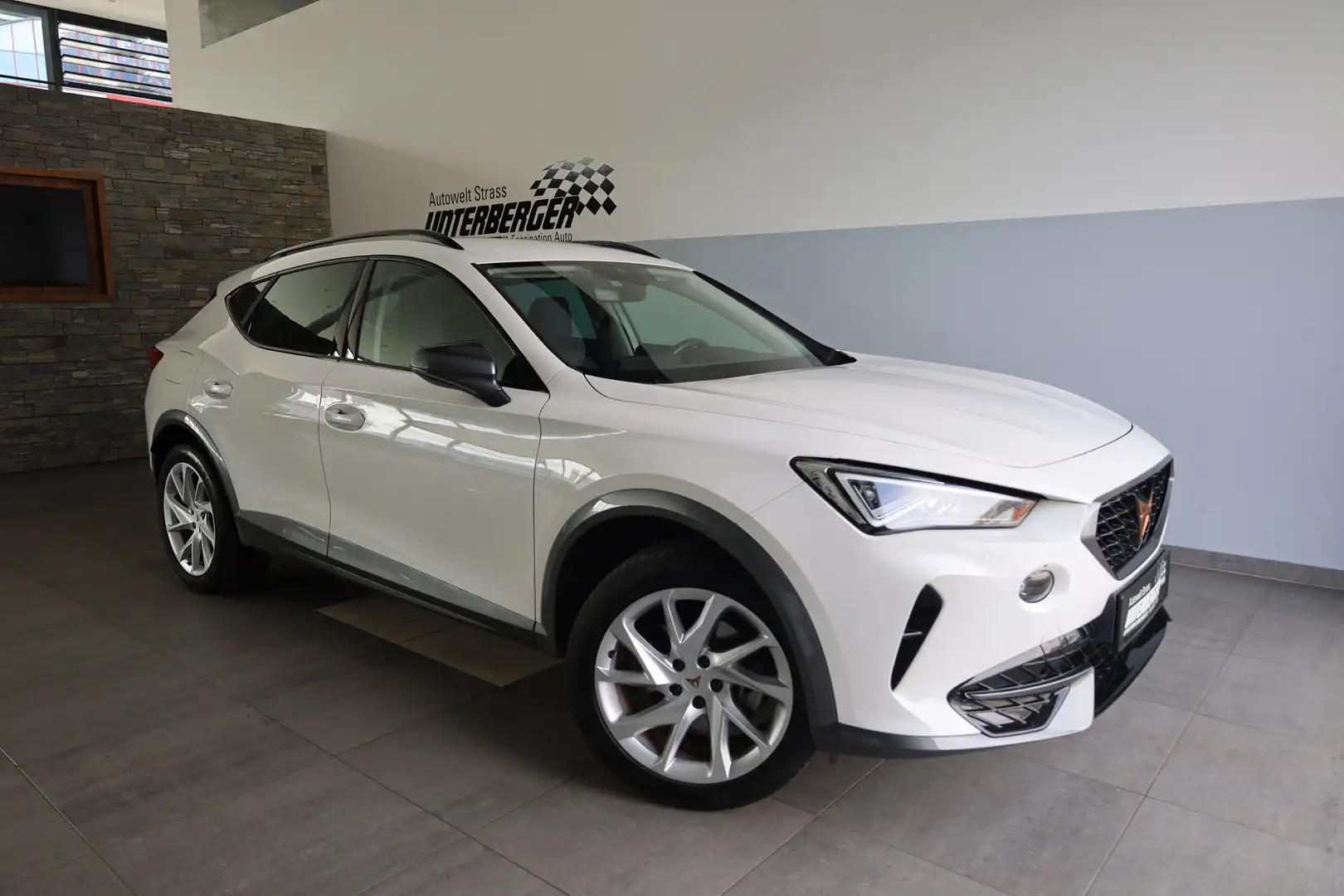 CUPRA Formentor e-Hybrid 204 DSG Weiß - 1