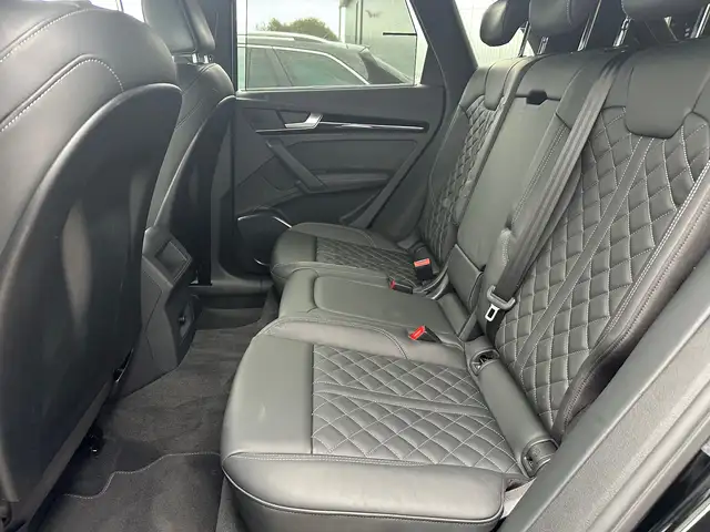 Audi Q5 view 13