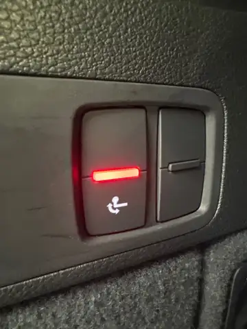 Audi Q5 view 8