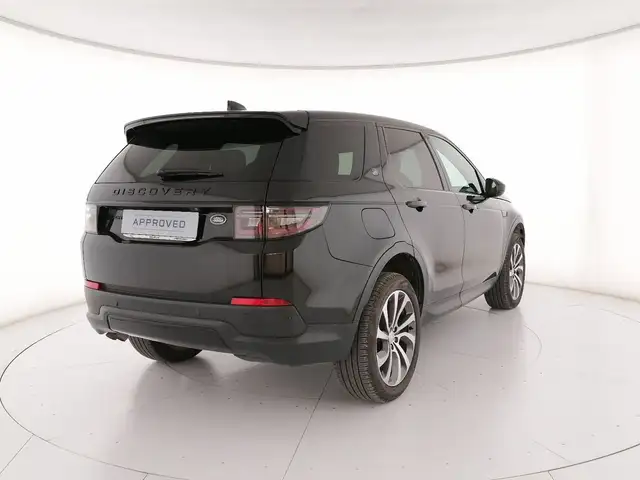 Land Rover Discovery Sport view 2