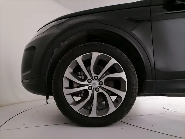Land Rover Discovery Sport view 9