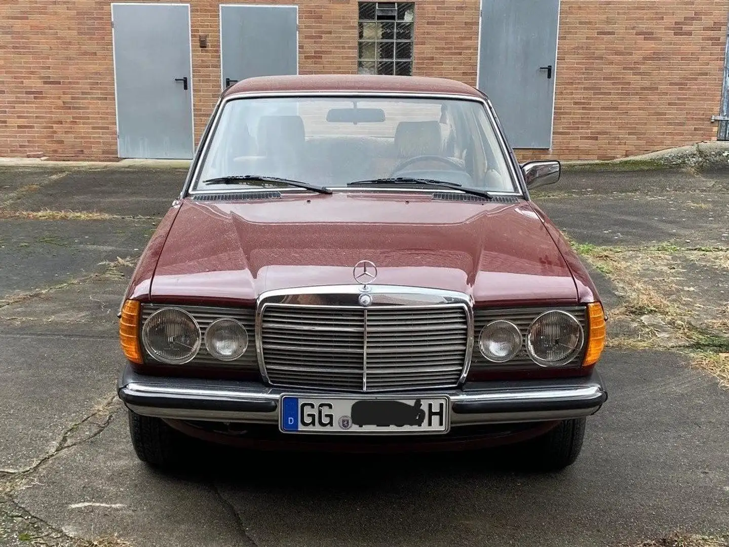 Mercedes-Benz 200 Rot - 2