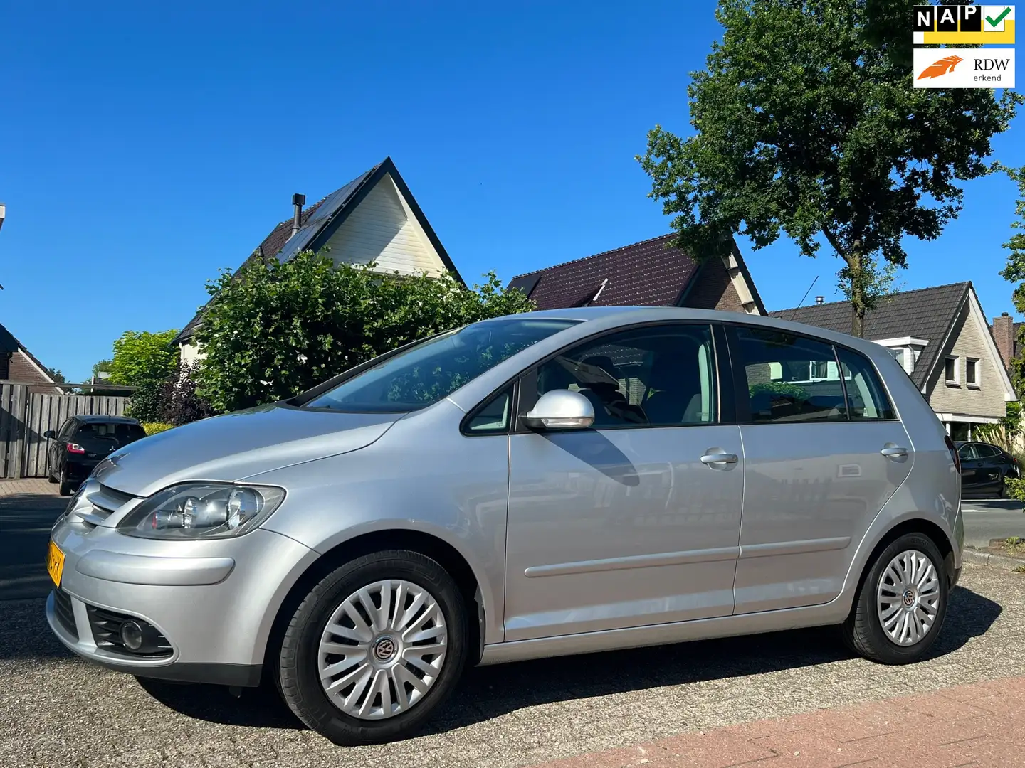 Volkswagen Golf Plus 1.6 FSI dealerauto NAP APK T/M 03-2026!! Grijs - 1