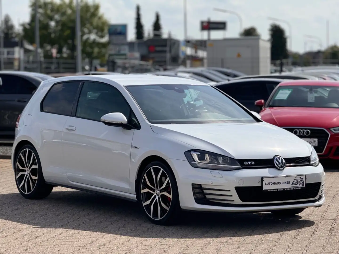 Volkswagen Golf VII Lim. GTD BMT Sport & Sound-Paket Білий - 2
